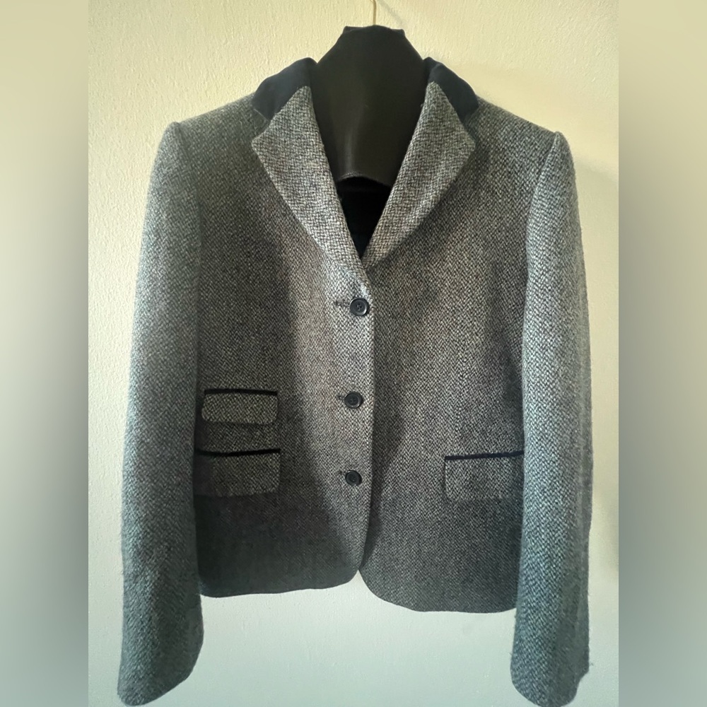 Authentic Harris Tweed women's 3-button jacket w/blue velvet trim (Size 14 UK)